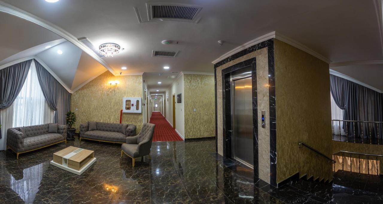 Golden City Hotel Bakoe Buitenkant foto