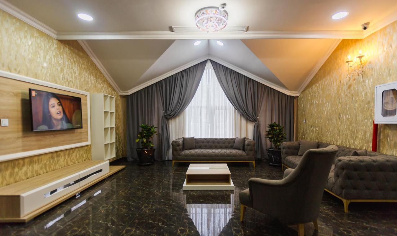 Golden City Hotel Bakoe Buitenkant foto