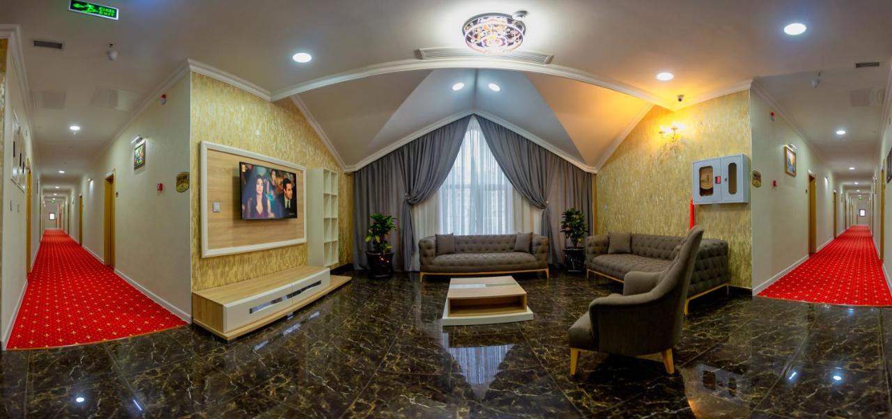Golden City Hotel Bakoe Buitenkant foto