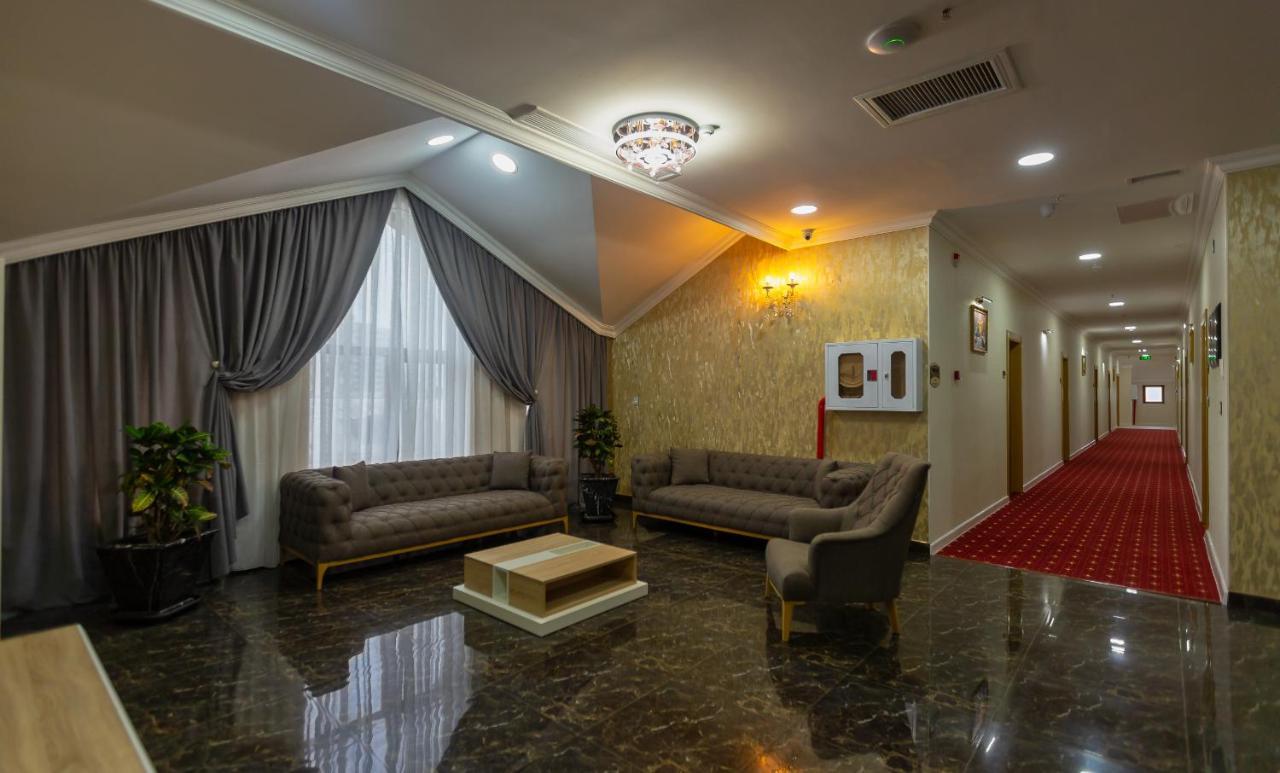 Golden City Hotel Bakoe Buitenkant foto