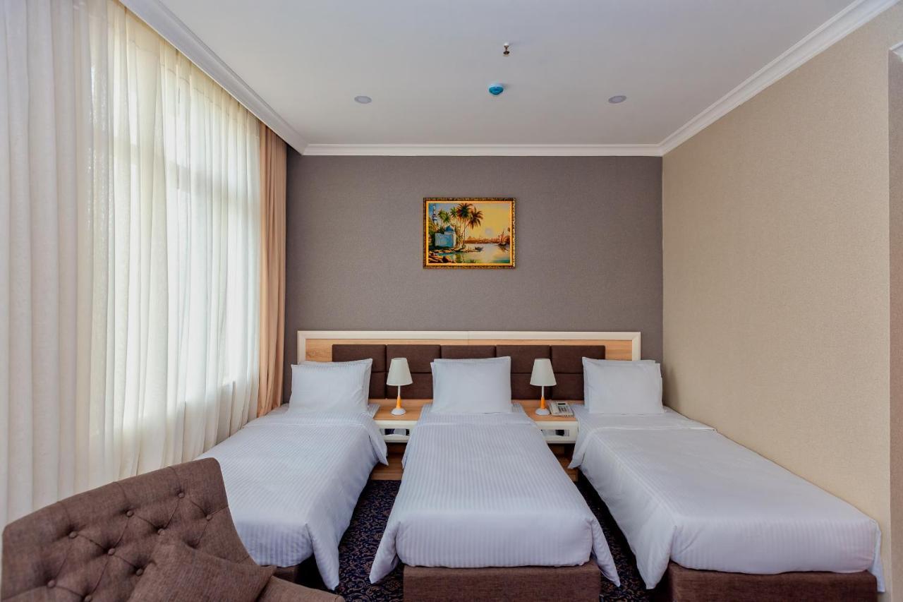 Golden City Hotel Bakoe Buitenkant foto